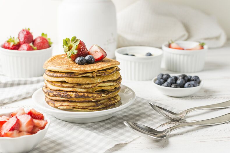 Eat well, you can cook oatmeal and apple pancakes for breakfast